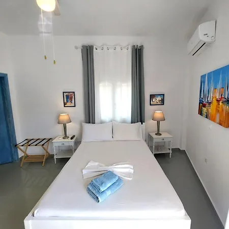 Agora Center Building - 14 Chora (Ios)